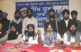 Dal Khalsa leaders addressing the Press at Hoshiarpur
