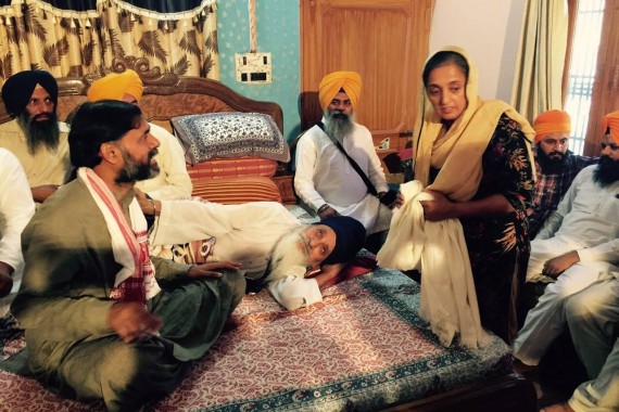 Yogendra Yadav (L), Bapu Surat Singh Khalsa (C) and Bibi Sarvinder Kaur (R)