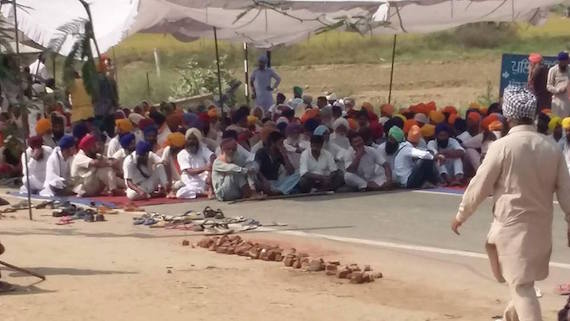 A view of road block at Panjgarain Kalan, Faridkot