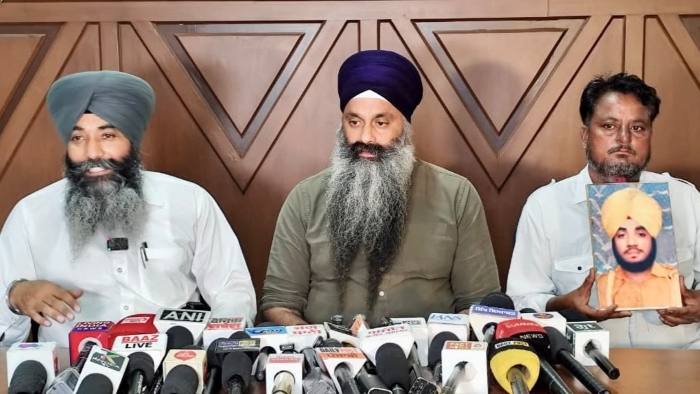 Advocate Jagjeet Singh Bajwa of Punjab Documentation and Advocacy Project (PDAP) addressing the press conference at Amritsar on 23 July 2026