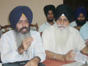 Dal Khalsa leaders adressing the media at Hoshiarpur