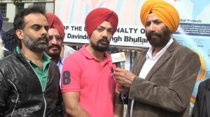 Kuljinder Sidhu and Dinesh Soon, Producers of Sadda Haq, also attended the event Kuljinder Sidhu and Dinesh Soon, Producers of Sadda Haq, also attended the event